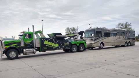 Bus Towing I-35 Kansas